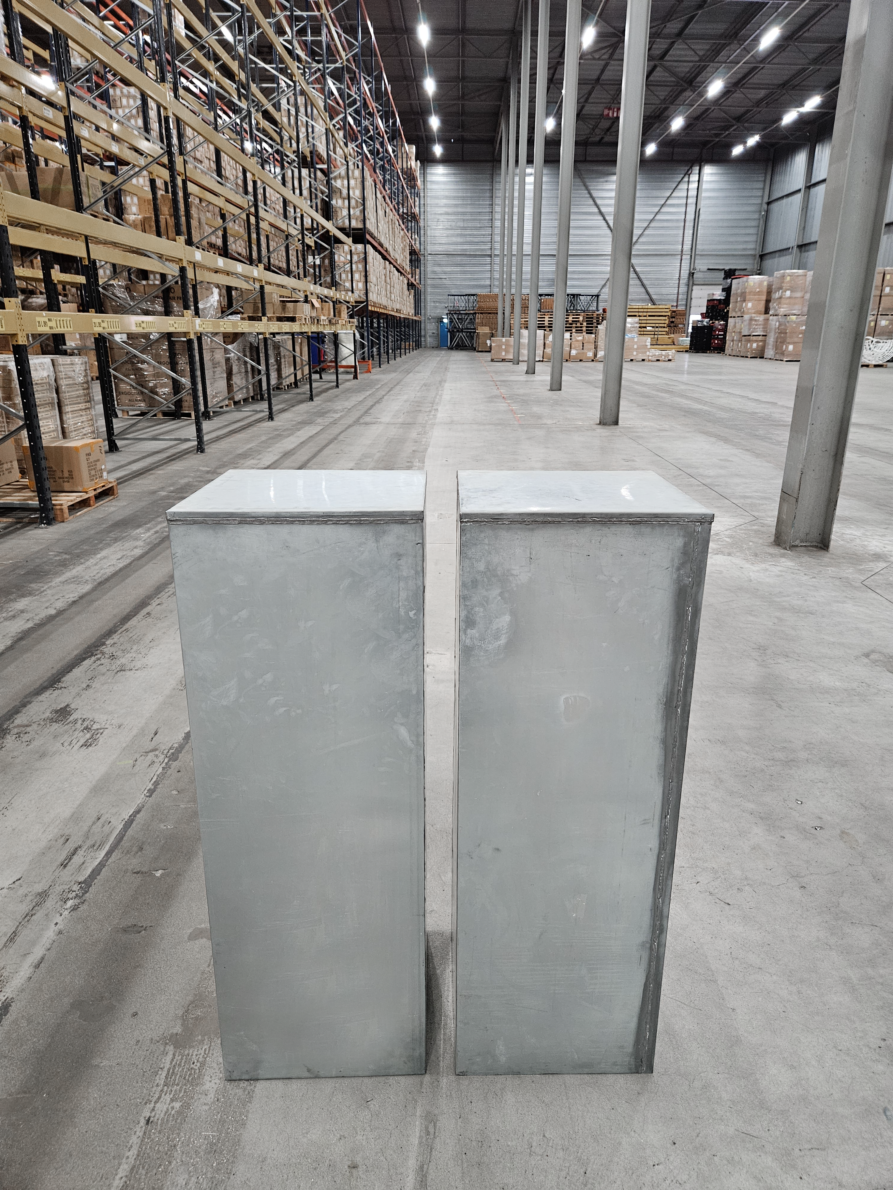 Zinc pedestal high