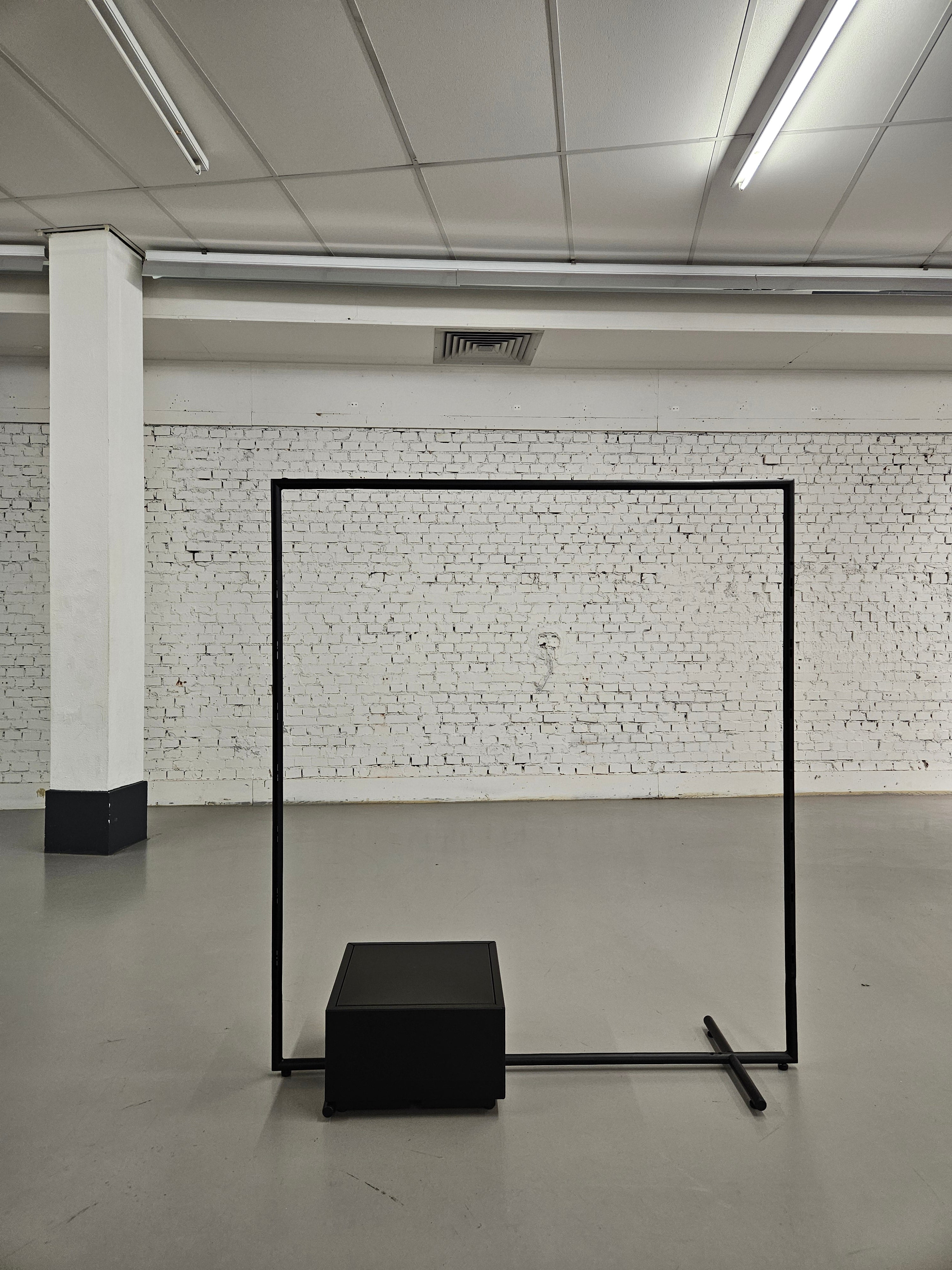 Pedestal Stackable block black