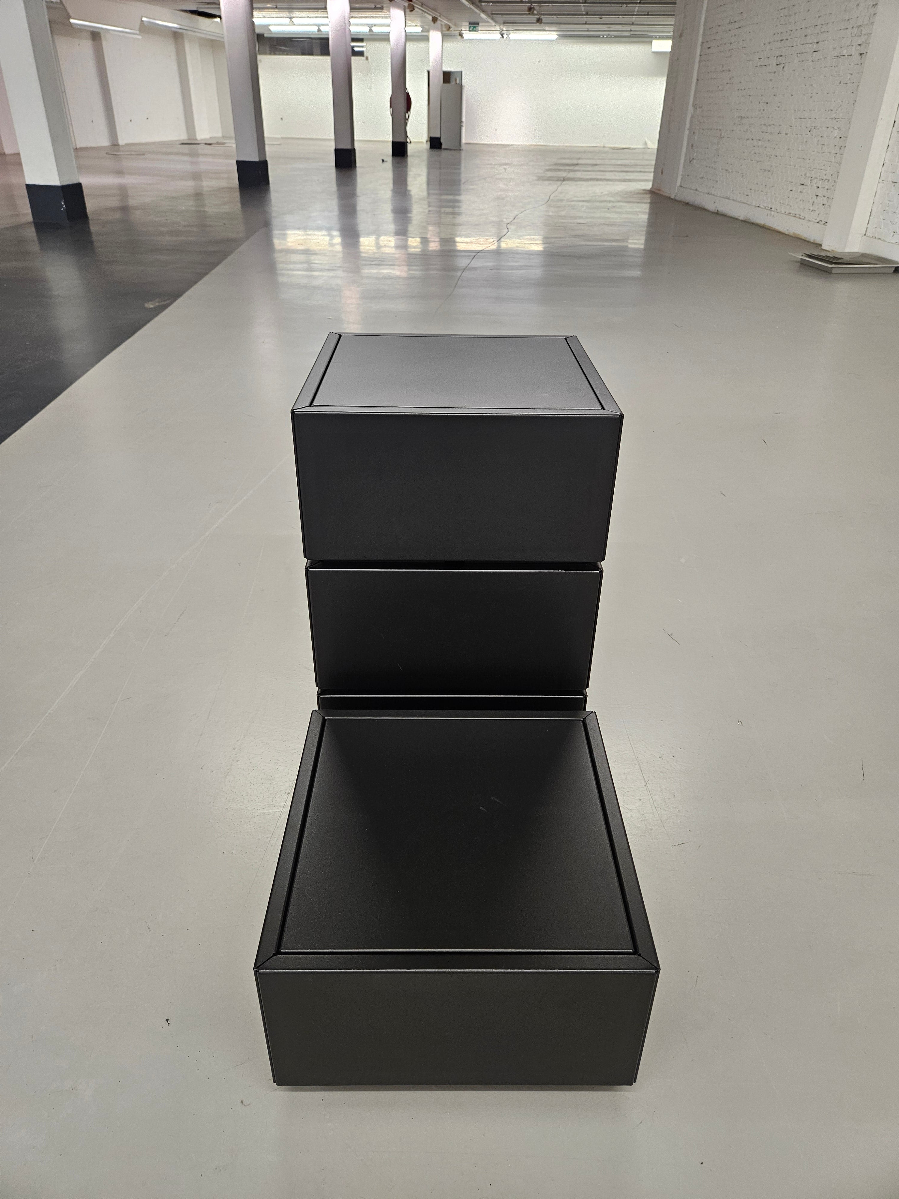 Pedestal Stackable block black