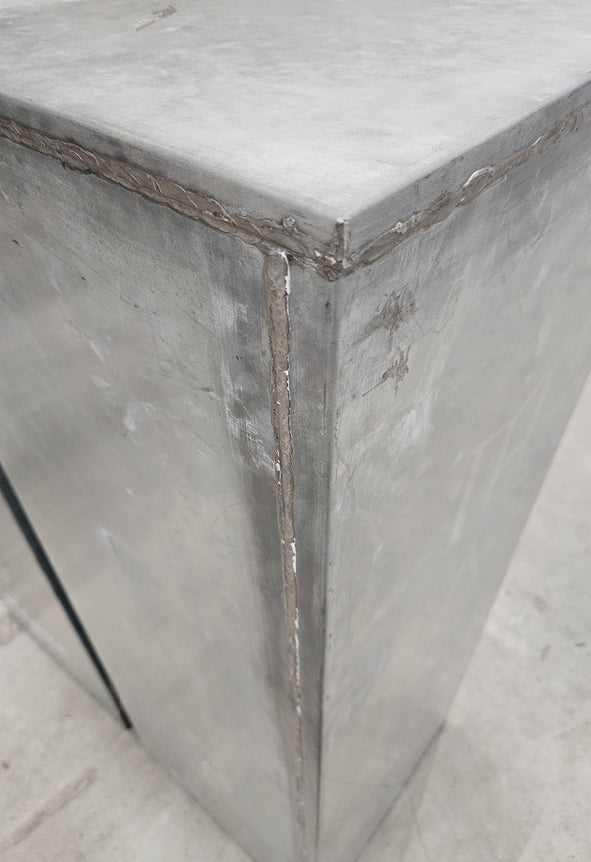 Zinc pedestal high