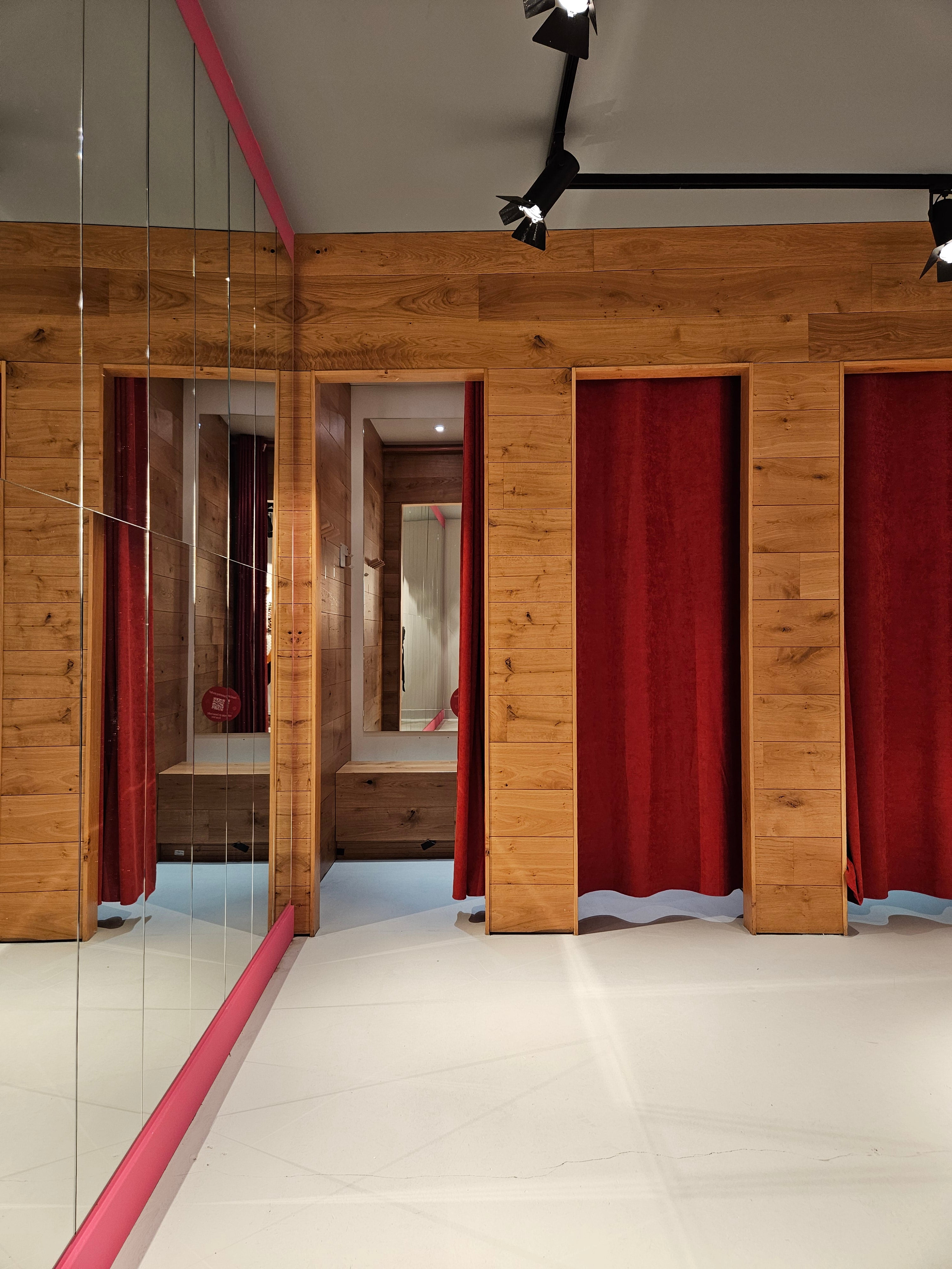 Fittingroom curtain red fabric