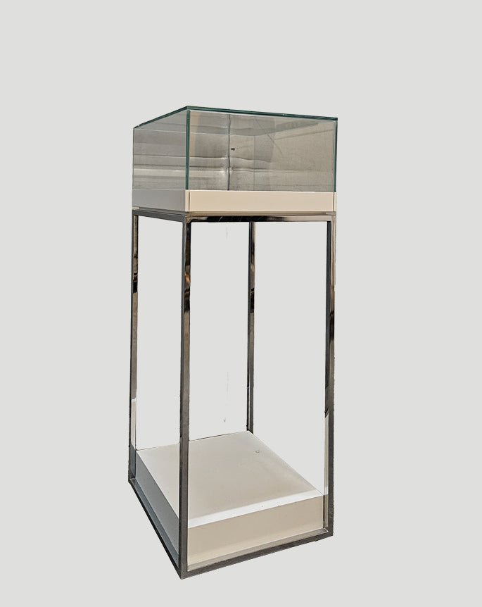 Chrome showcase pedestal