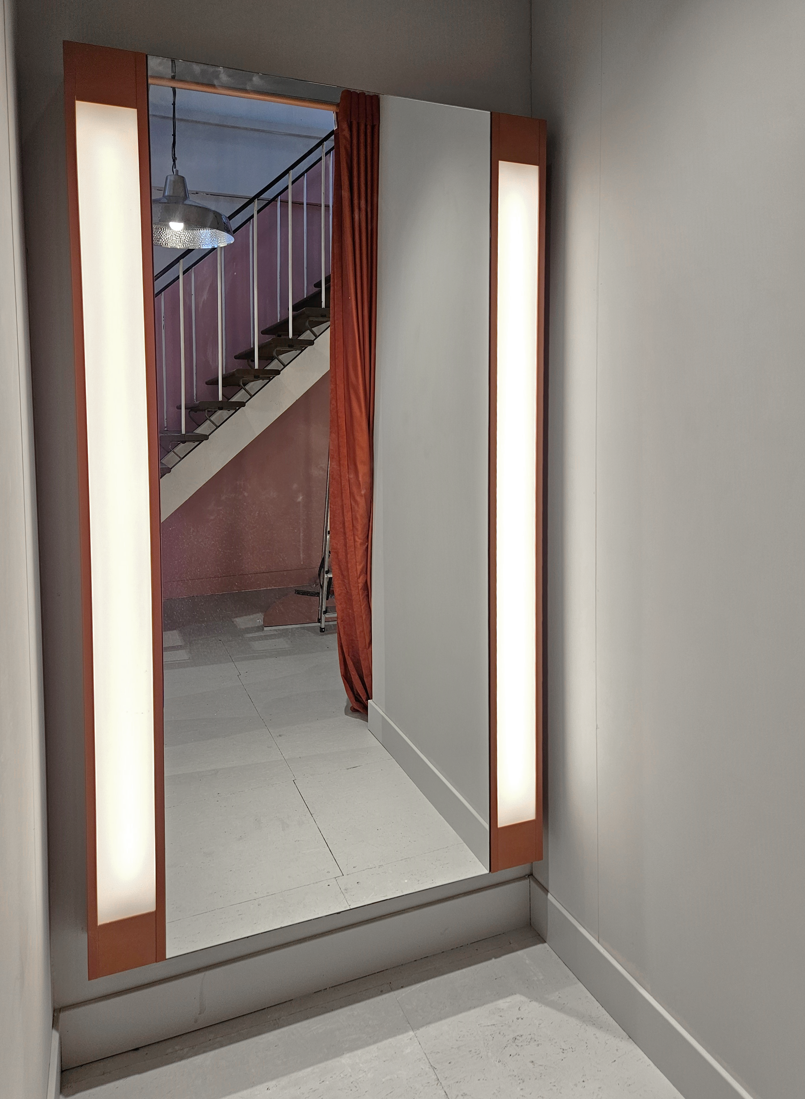 Mirror with front-light