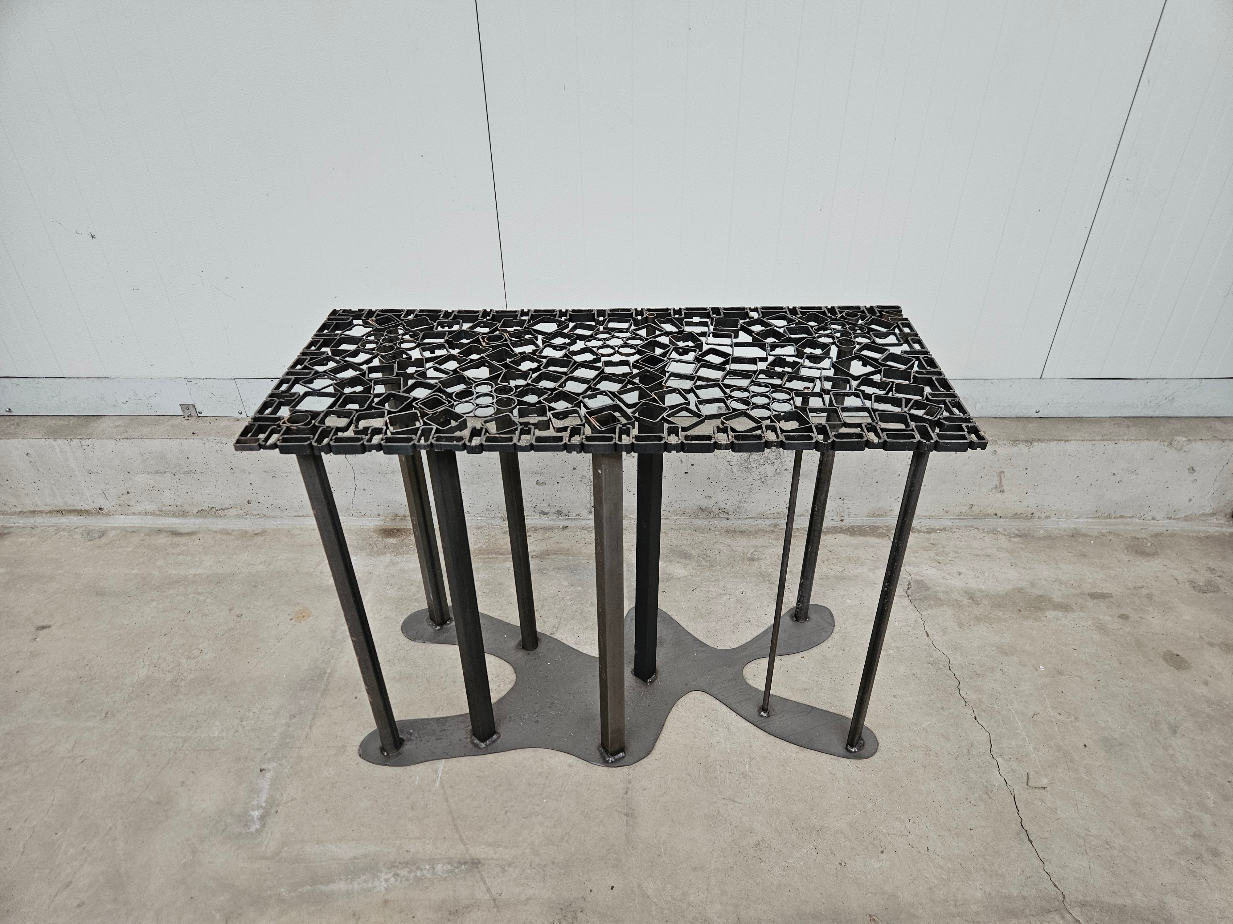 Sidetable #34