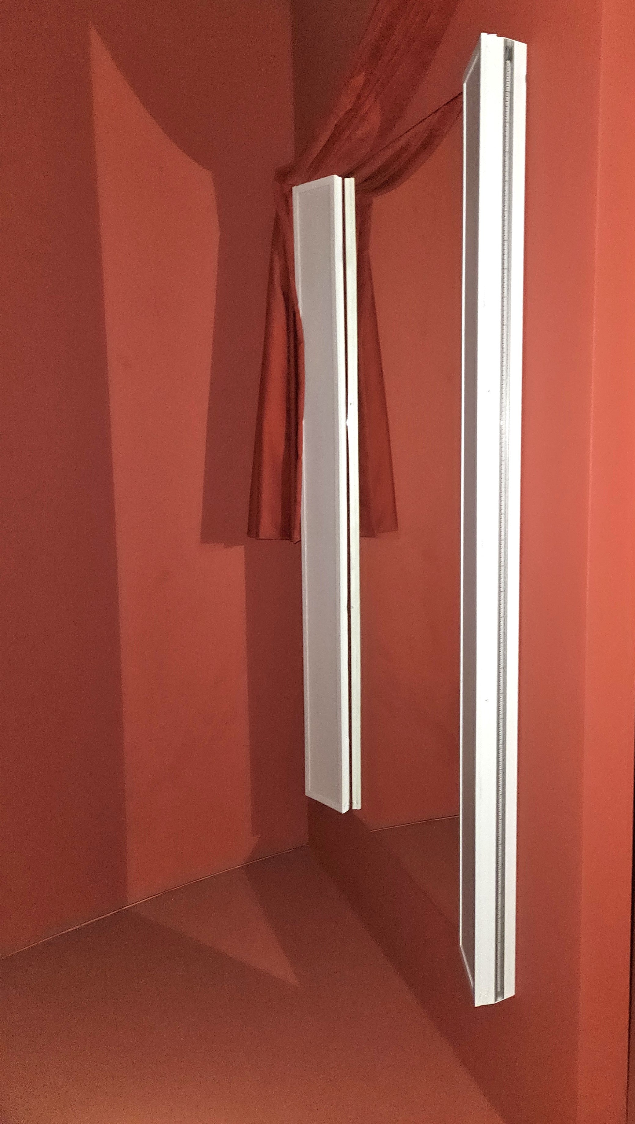 SET Front-light for a mirror