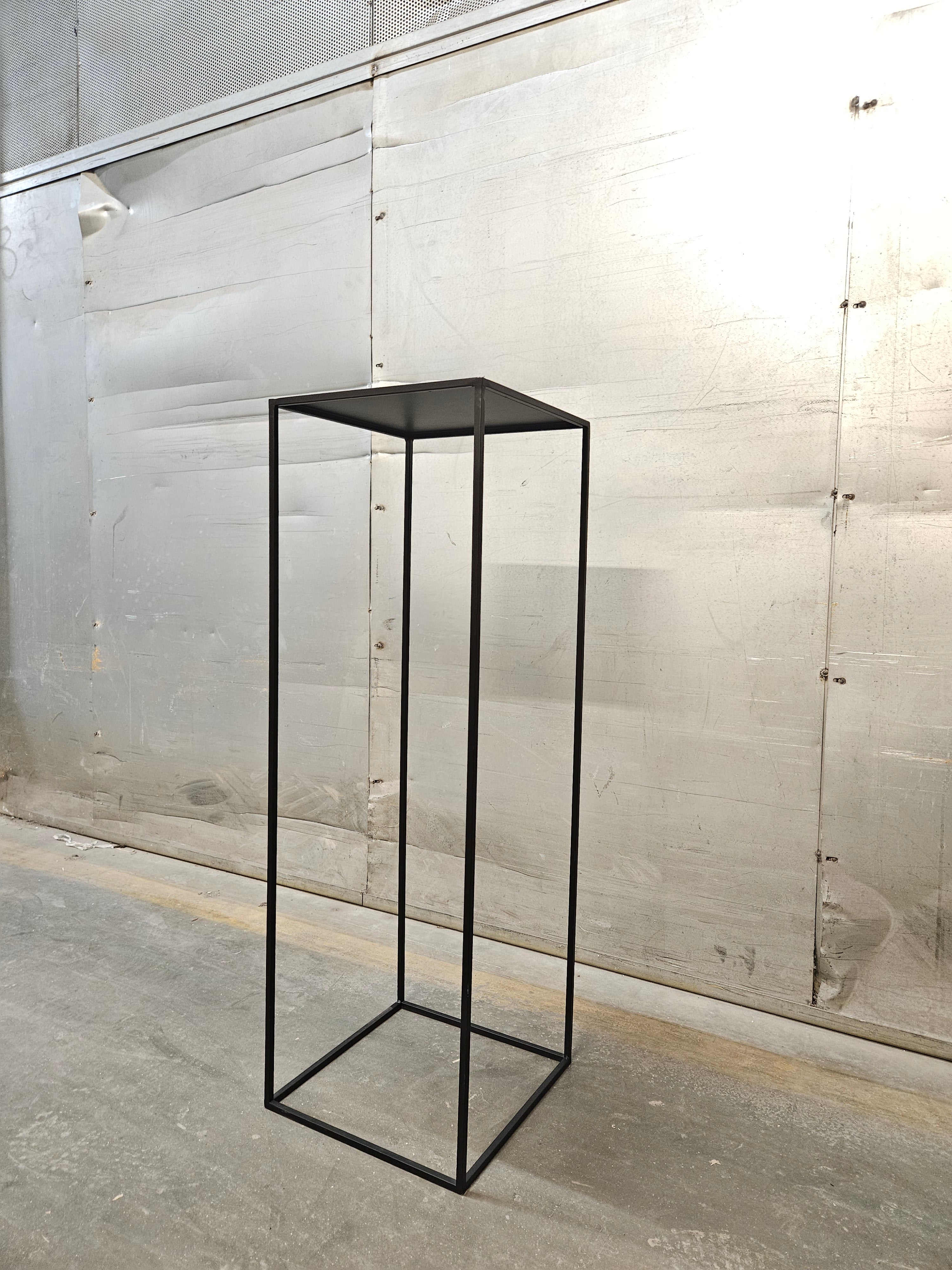 High pedestal slim lighweight