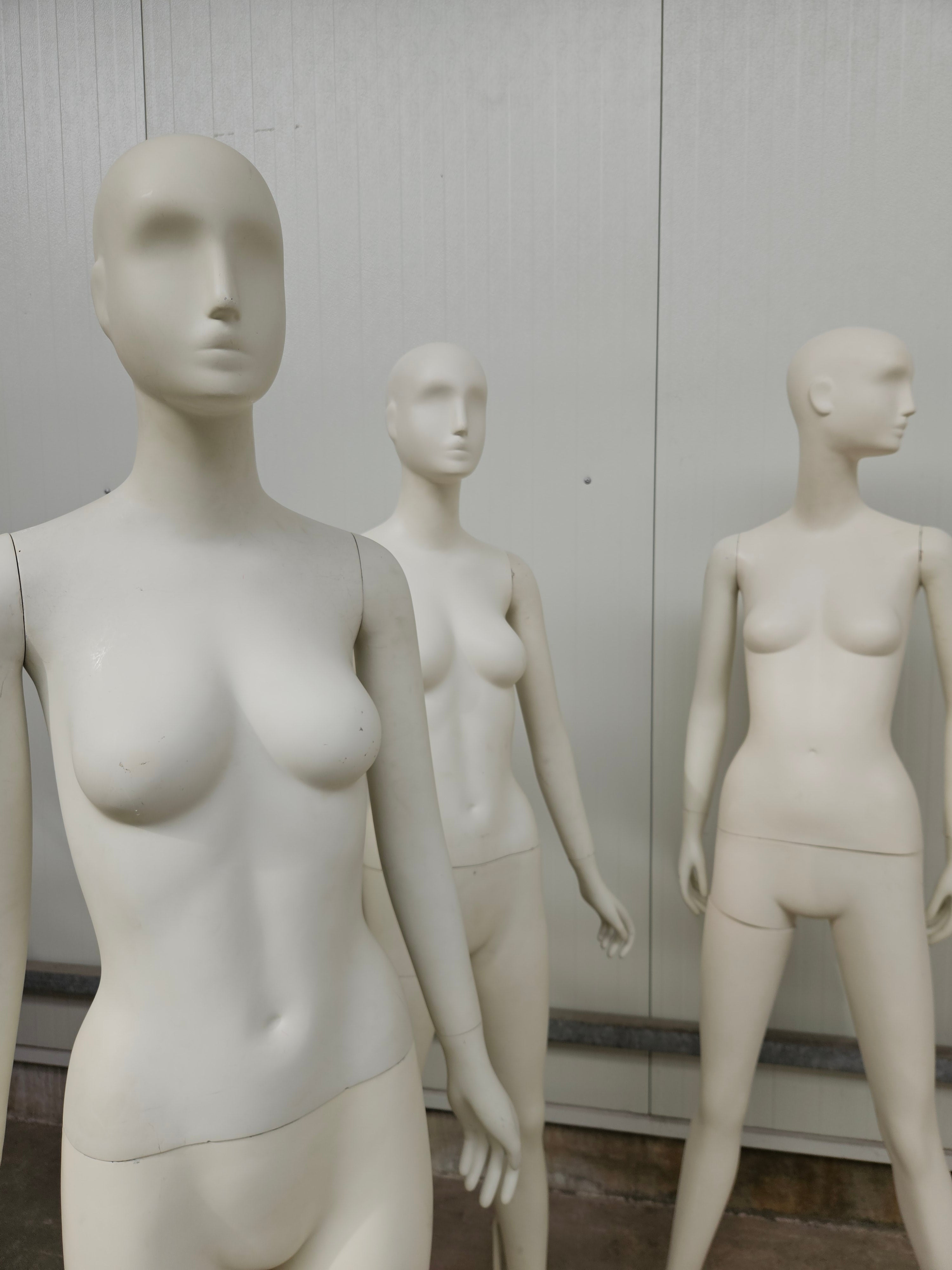 Mannequins female matt white