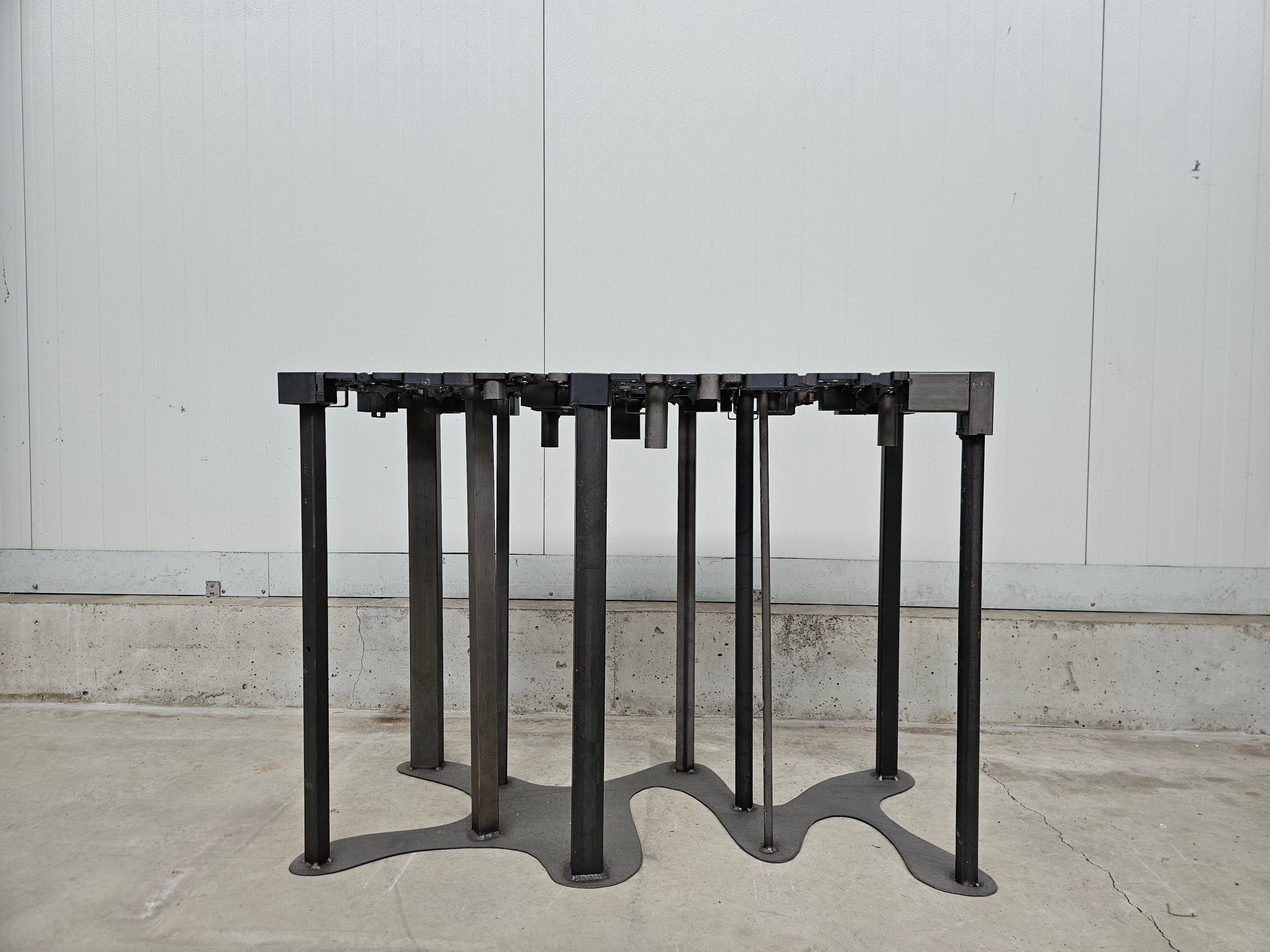 Sidetable #28