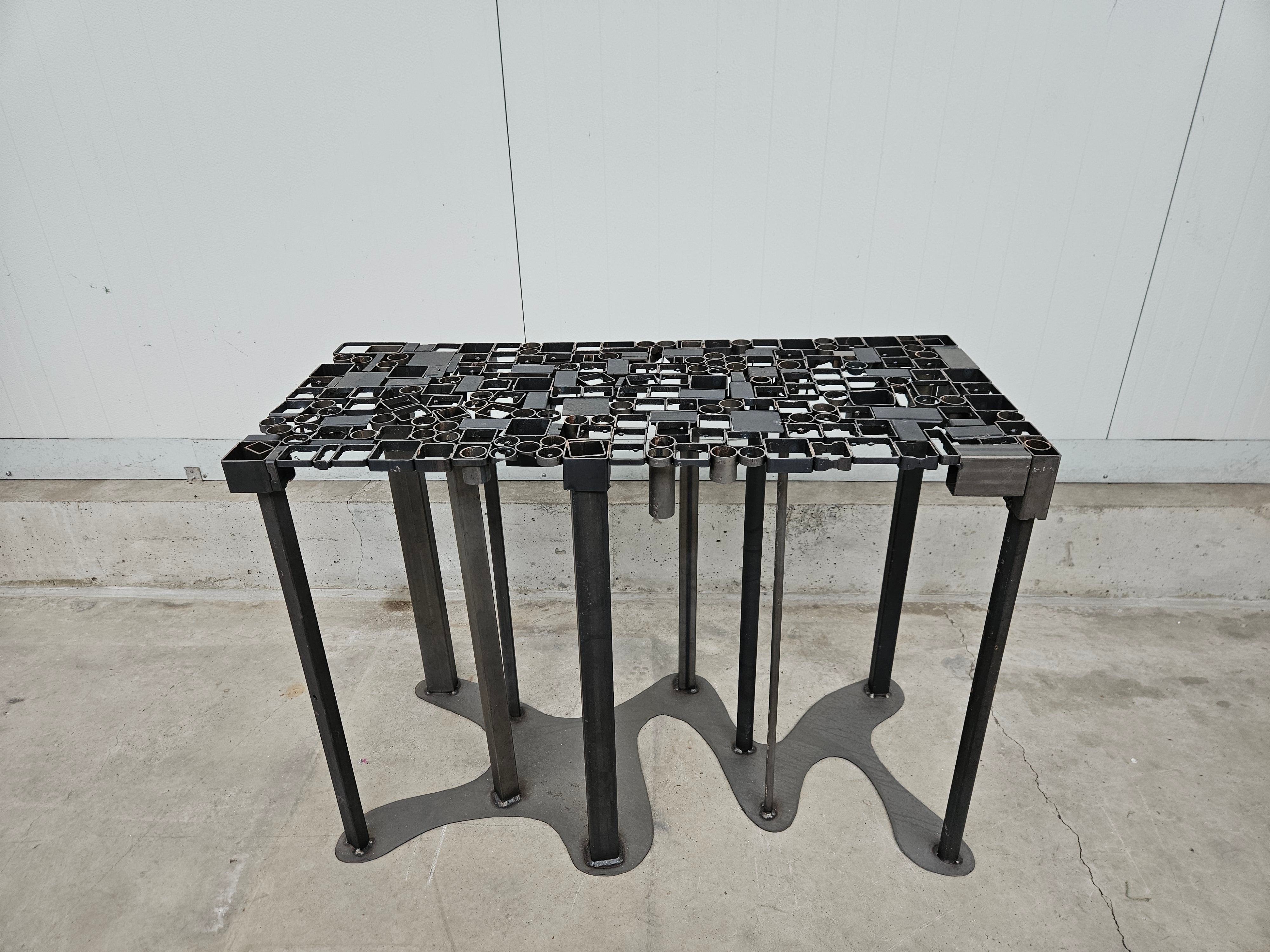 Sidetable #28