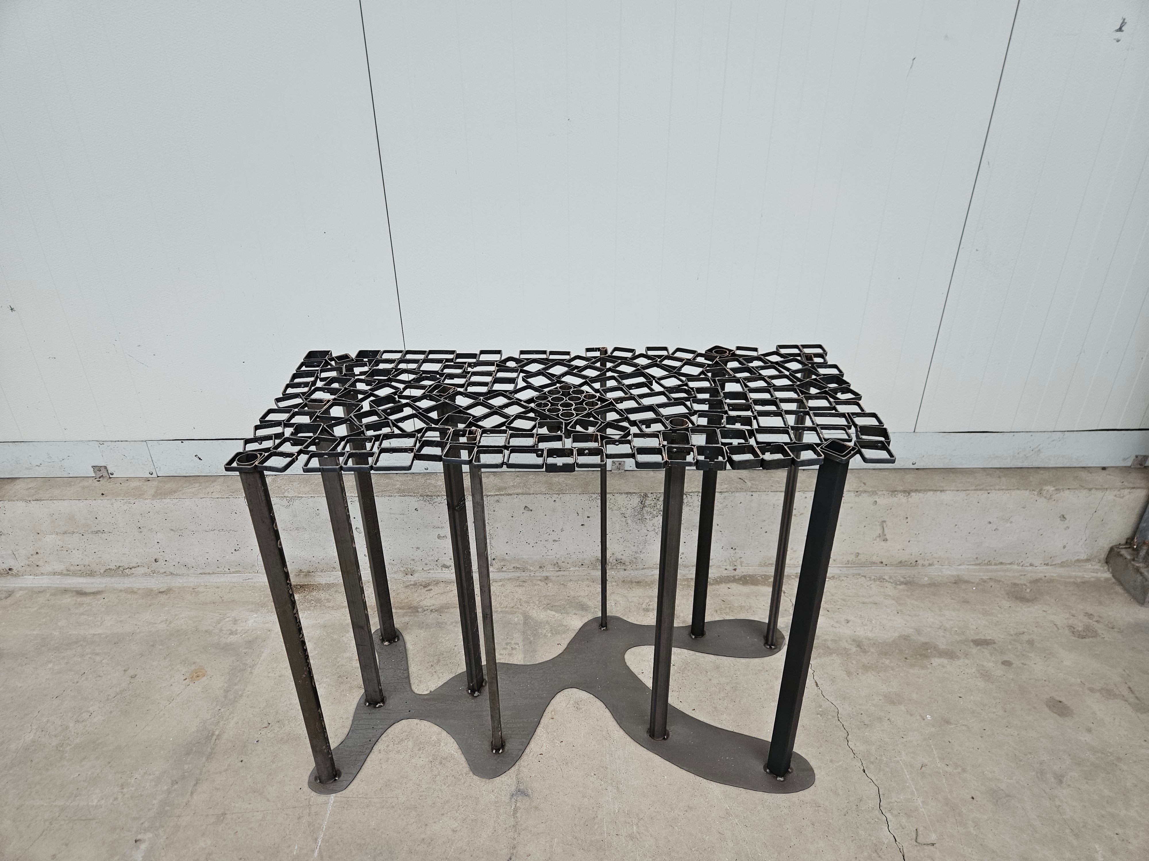 Sidetable #32